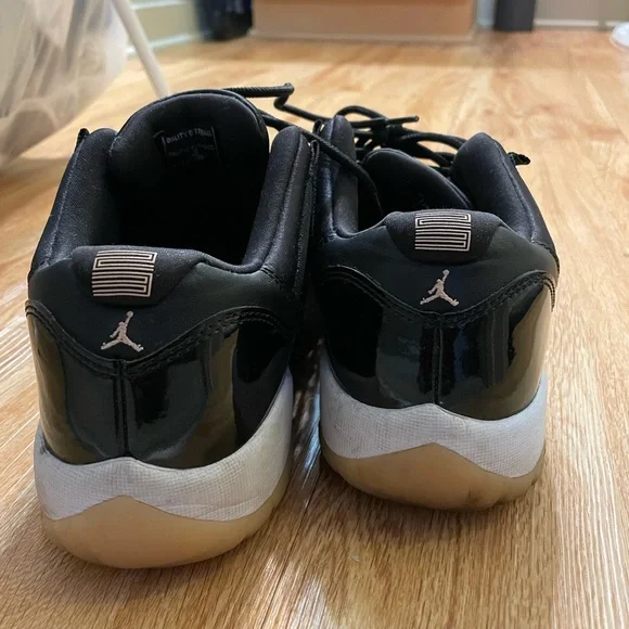Women’s Jordan 11 Bleached Coral - Picture 4 of 6